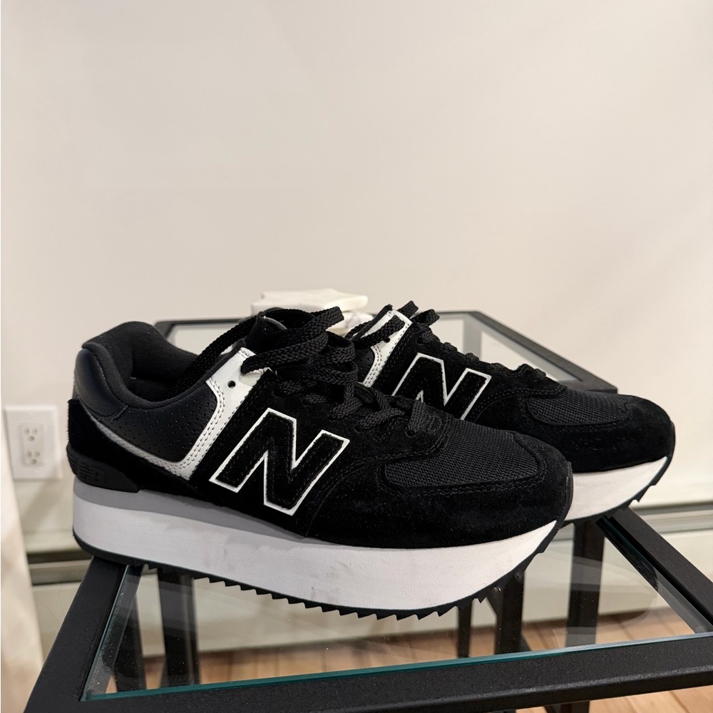 New Balance Women's 574 Size 10.5 US